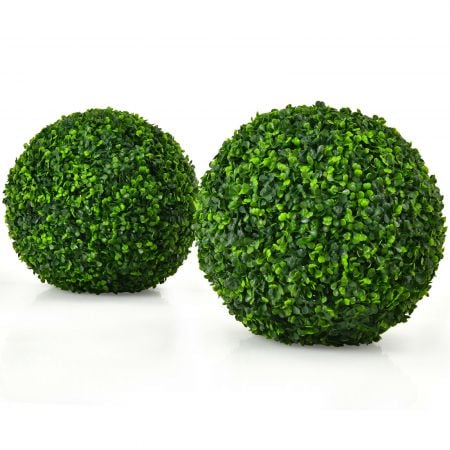 Two artificial topiary balls made of high-density PE, perfect for indoor and outdoor decoration without maintenance.
